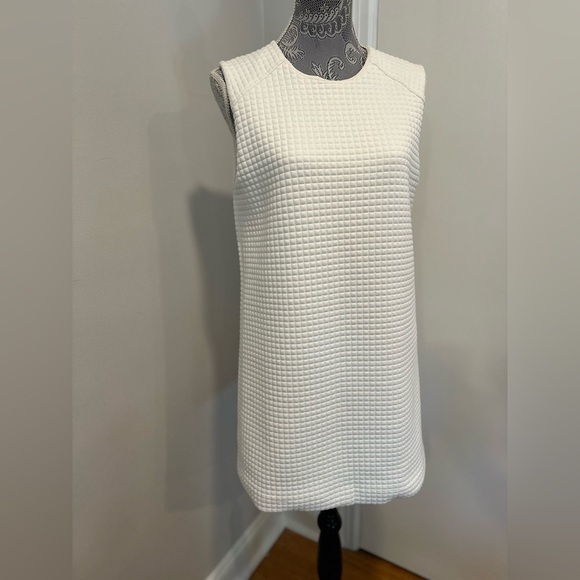 Willi Smith. Large. White Quilted.  Small Square check pattern. Sleeveless Dress - Picture 1 of 16